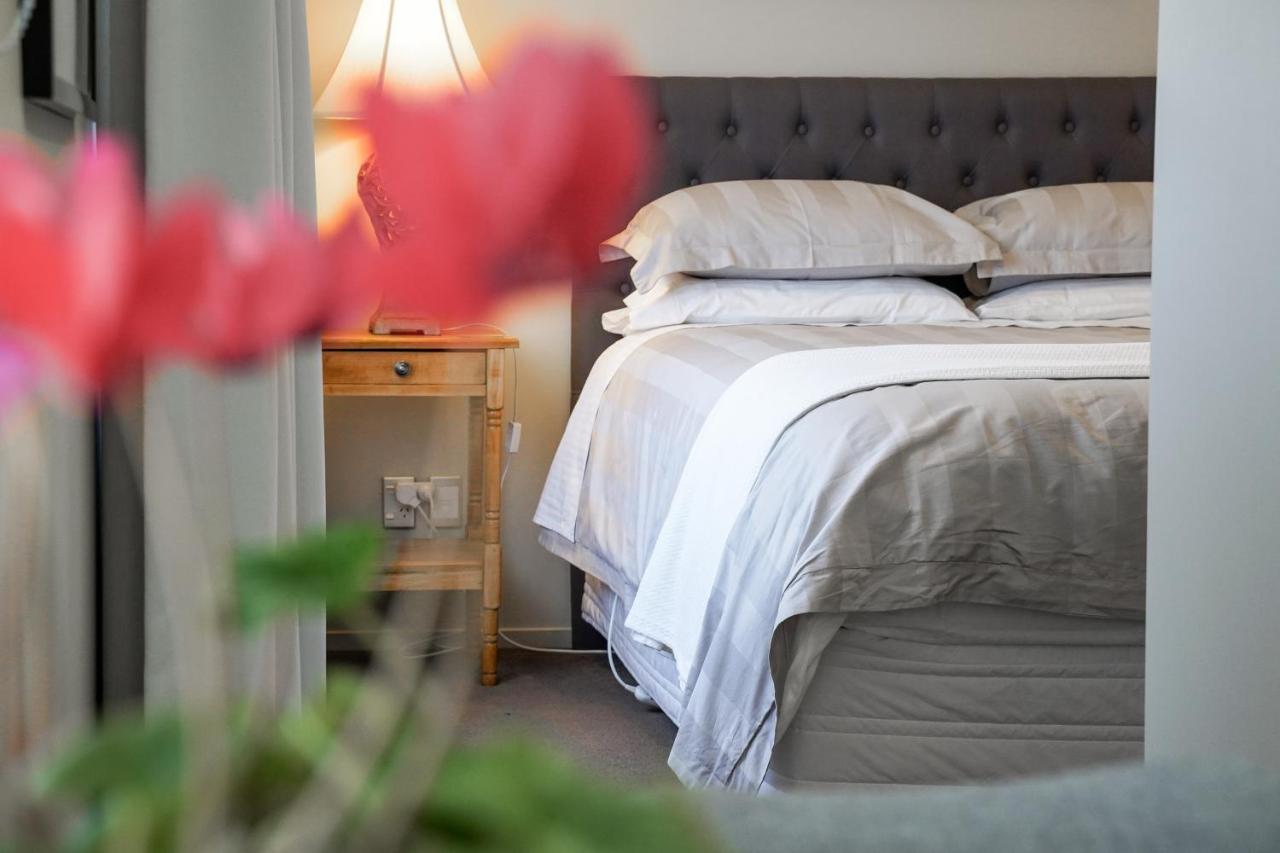 Ambience On Pacific Bed and Breakfast Palmerston North Exteriör bild